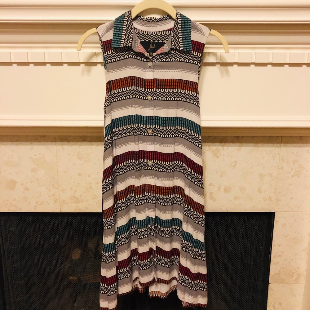 Sleeveless bottom down shirt dress with belt tie